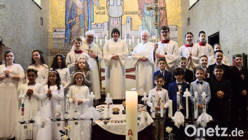 Die Erstkommunionkinder In der Herz Jesu- Kirche in Weiden. Bild: Kunz