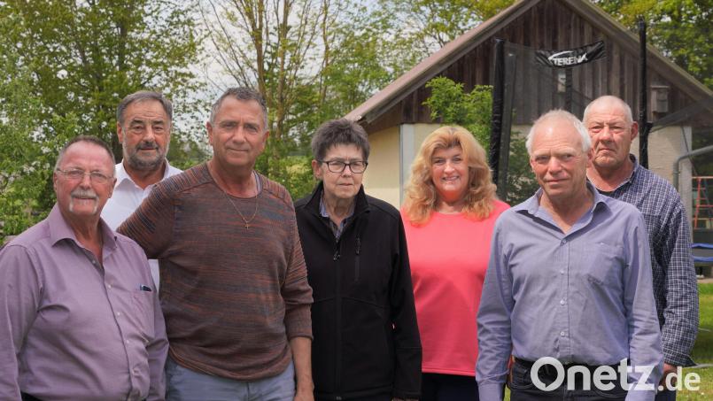 Die Vorstandschaft des VdK-Ortsverbandes Waldthurn gratuliert ihren treuen Mitgliedern. Bild: fvo