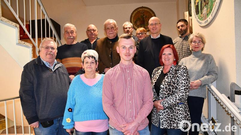 Jan Marco Müllner (vorne) ist neuer Vorsitzender der Marktkaufleute und Schausteller im Bezirk Weiden und Amberg. Bild: D. Nachtigall/exb
