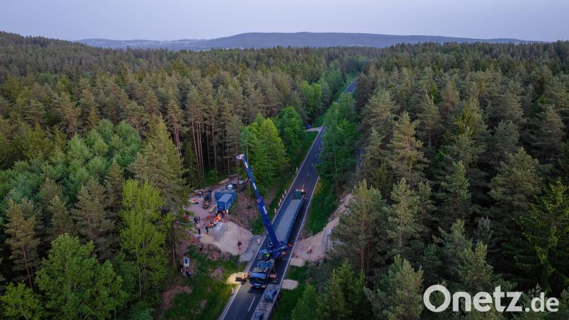 Der Radweg von Weiden nach Kohlberg entlang der Staatsstraße 2238 wird bis zur Landkreisgrenze Amberg-Sulzbach verlängert. Bild: Peter Wurm/Drohnenbilder-Weiden
