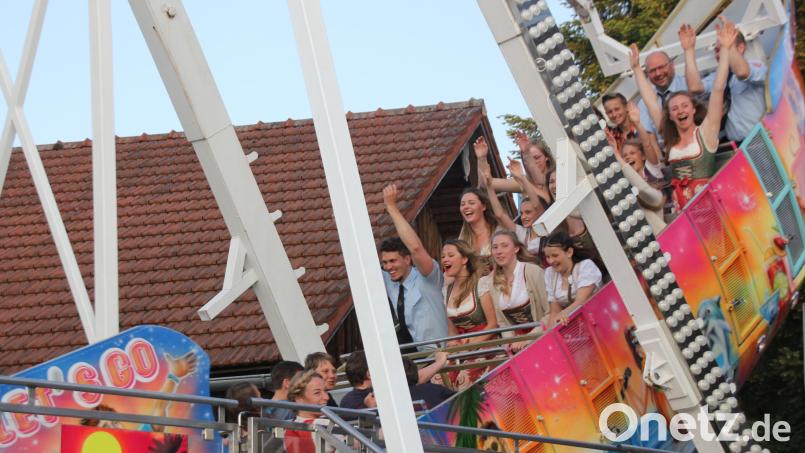 Die Festdamen im &quot;Party-Boot&quot; Bild: frd