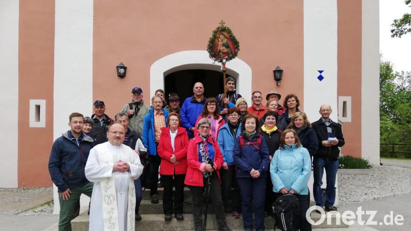 26 Pilger aus den Amberger Pfarreien waren heuer bei der Fußwallfahrt zur Wallfahrtskirche „Maria Heil der Kranken“ auf dem Habsberg dabei. Bild: ads