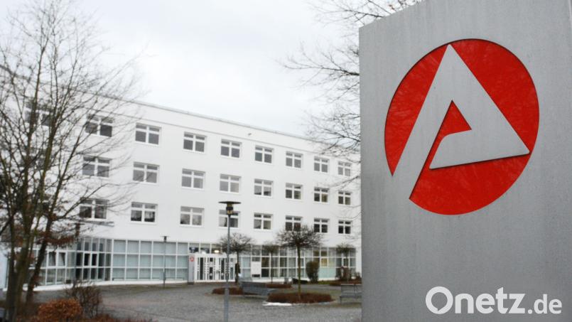 Publikumsverkehr gibt es beim Jobcenter, der Agentur für Arbeit und dem Jugendamt Weiden nur in absoluten Notfällen. Geldleistungen sollen trotzdem gewährt werden, Arbeitslosmeldungen möglich sein. Nur eben teils auf neuen Wegen. Archivbild: Gabi Schönberger