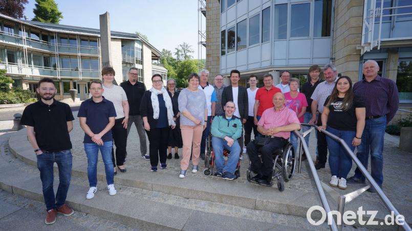 Die Mitglieder der Schwerbehindertenvertretungen von Amberger Behörden und öffentlichen Betriebe trafen sich zu einem Erfahrungsaustausch im Finanzamt. Bild: Heinrich Niebauer