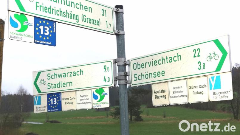 Der Radweg zwischen Dietersdorf und Stadlern wird bald nicht mehr auf der Staatsstraße verlaufen. Die Bauarbeiten sollen bis Mitte Juli abgeschlossen sein. Bild: Portner, Gertraud