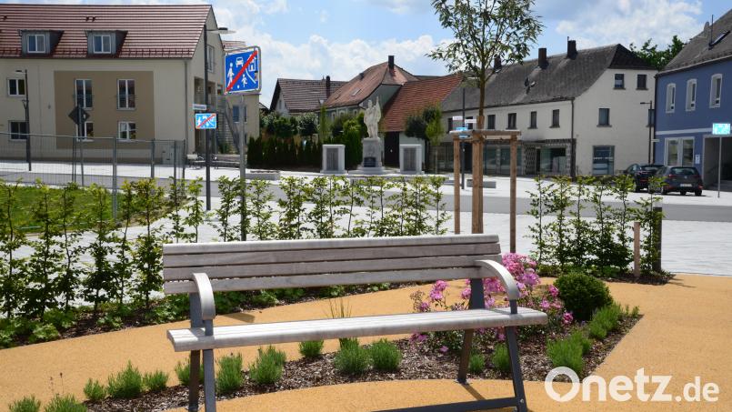 Mit Zuschüssen aus dem Städtebauförderprogramm verschönerte die Gemeinde Eslarn ihren Ortskern. Auch dieses Jahr erhalten wieder einige Gemeinden im Landkreis Neustadt/WN und die Stadt Weiden Zuschüsse. Archivbild: bey