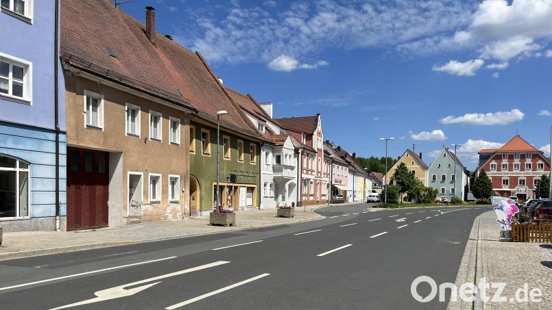 Auch wenn schon viele Häuser in der Vilsecker Altstadt saniert worden sind, hofft der Stadtrat, mit der Erhöhung der Förderung weitere Sanierungsmaßnahmen anstoßen zu können. Bild: e