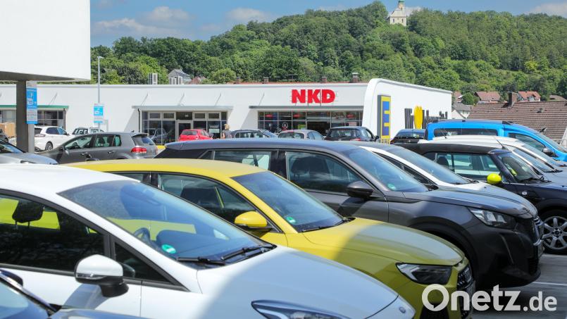 Ob das jeder Fahrer weiß, dessen Auto hier steht? Wer in den Oberpfalz-Arkaden einkauft oder Essen geht, sollte sich nicht allzu viel Zeit lassen: Nach zwei Stunden muss das Auto wieder weg sein, sonst droht eine saftige Vertragsstrafe. Bild: Wolfgang Steinbacher