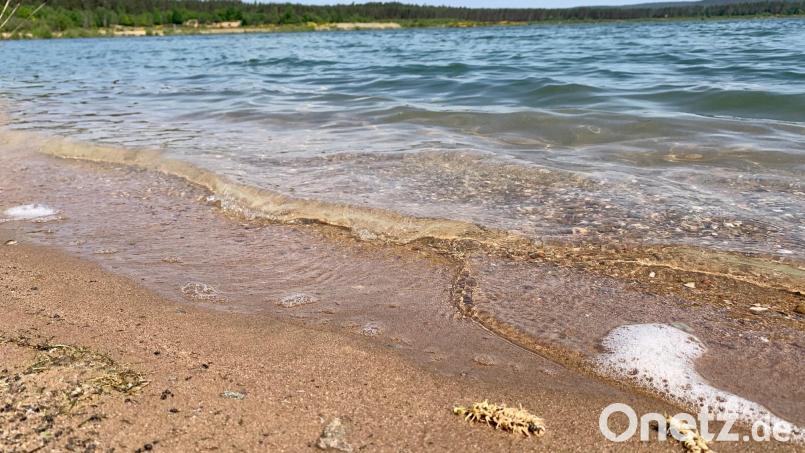 Wie am Meer: So sieht es am Dießfurter Weiher aus. Im Konzept für ein Freizeitresort sollen Tourismus und Nachhaltigkeit vereinbar sein. Bild: Gabi Schönberger