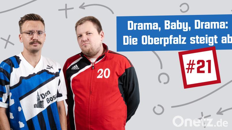 Tracer (mit Schnauzer) und Faktenschecki betrauern die Abstiege der SpVgg SV Weiden und des FC Amberg. Das vergangene Wochenende war insgesamt kein gutes für den höherklassigen Fußball in der Nordoberpfalz. Bild: Christian Gold; Marina Gube
