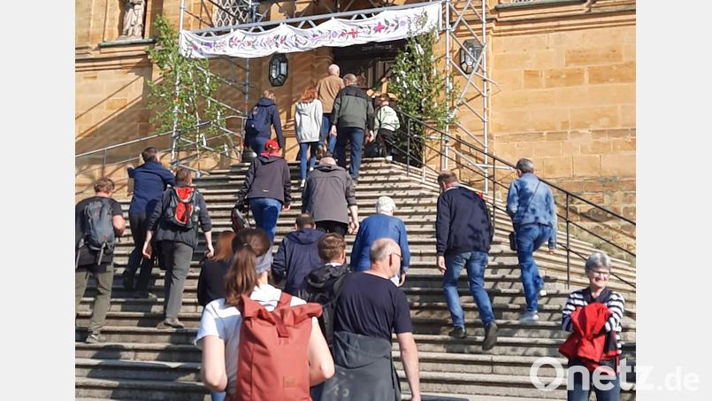 Die Wallfahrt aus Pfreimd erreicht das Ziel in Amberg. Bild: Prem/exb