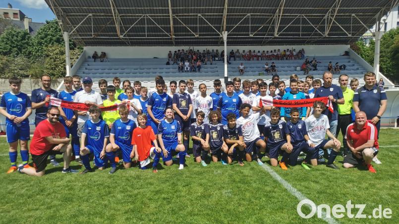 Die jungen Kicker des TSV Waldershof hatten beim Besuch in Frankreich viel Spaß beim sportlichen Kräftemessen und bei gemeinsamen Ausflügen mit den französischen Partnern. Bild: TSV Waldershof/exb