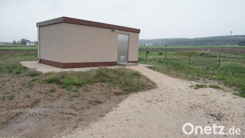 Nur ein kleiner Bau weist an der Oberfläche darauf hin, dass hier der Wasserzweckverband rund 675.000 Euro für einen neuen Brunnen investiert hat. Bild: nib