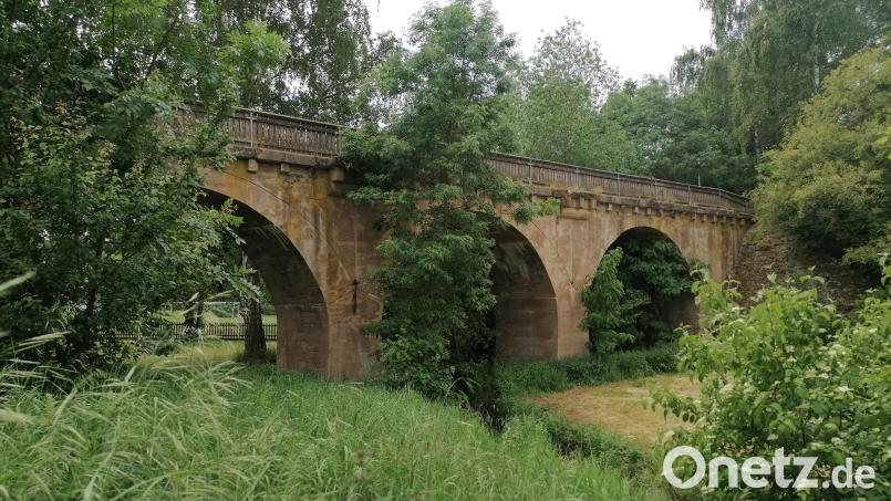 Über 100 Jahre alt ist das frühere Eisenbahn-Viadukt zwischen Dorrer- und Ledererstraße in Neunburg. Bild: wrl