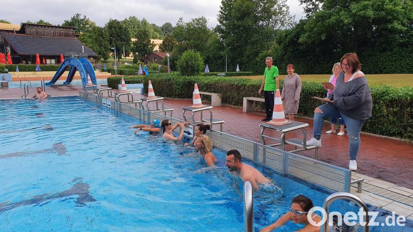 Am 15. Juli ruft der Freibadförderverein Windischeschenbach wieder zum Sponsorenschwimmen auf. Archivbild: Lowak