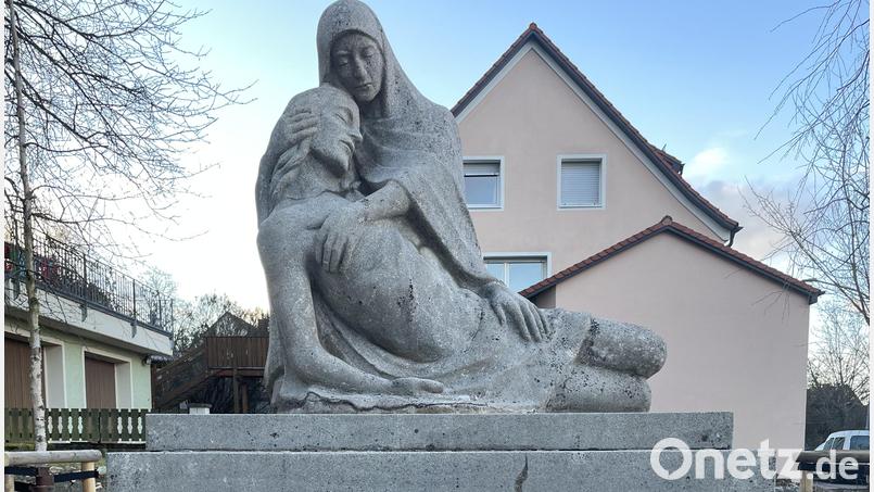 Das Kriegerdenkmal in St. Barbara sorgte vor 70 Jahren rund um den Stadtteil Luitpoldhöhe für Diskussionen und Gesprächsstoff. Bild: Julia Nerb