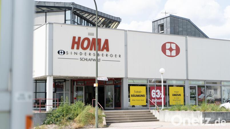 Wenn Sindersberger im Herbst den Räumungsverkauf von Betten und Schlafsofas beendet hat, wird die Samhammer AG mit Logistik, Hard- und Software in das Möbelhaus einziehen. Bild: Jakob Graf