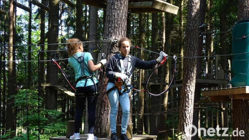 Die Kemnather Ministranten unternahmen einen Ausflug in den Klettergarten nach Pottenstein. Bild: Pfarrei Kemnath/exb