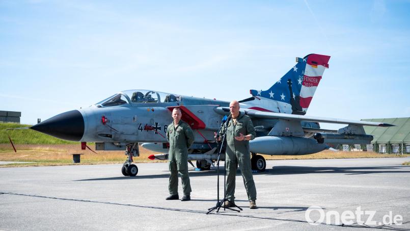Dort stellte sich Deutschlands höchster Luftwaffen-Soldat, Generalleutnant und Inspekteur der Luftwaffe Ingo Gerhartz den Fragen der Journalisten. Bild: Daniel Bockwolt