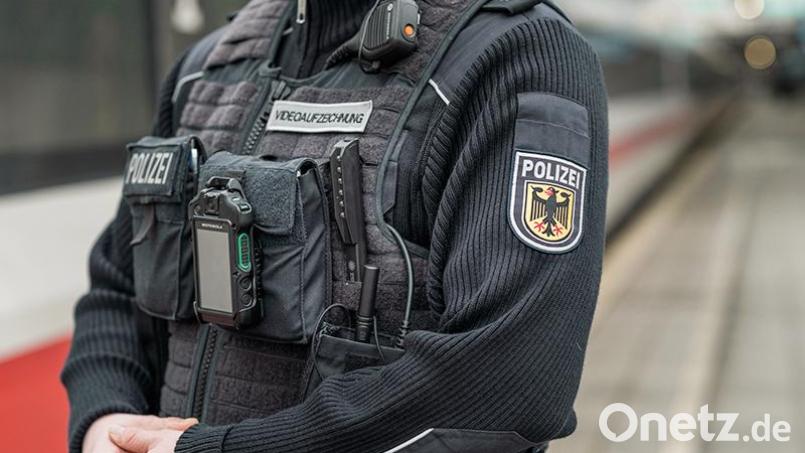 Der Beamte zeichnete die Beleidigungen des 44-Jährigen mit seiner Bodycam auf. Symbolbild: Bundespolizei, Jacob Maibaum - Referat 66,