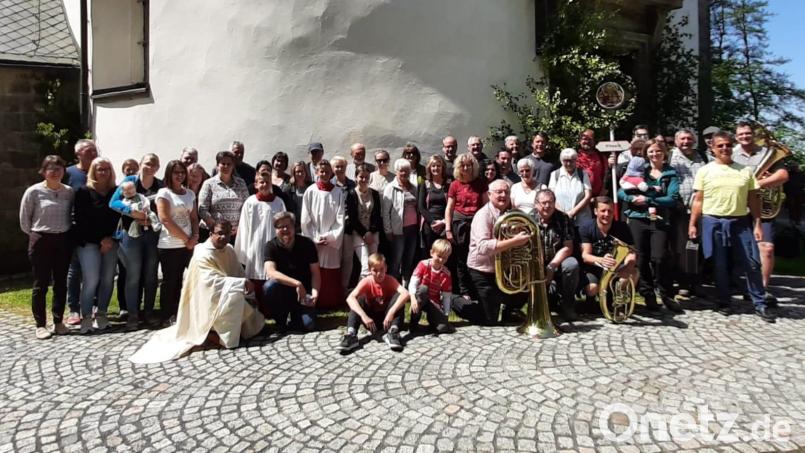 Zahlreiche Fußwallfahrer aus der Pfarrei Sankt Ägidius Ebnath machten sich am Dreifaltigkeitssonntag auf den Weg zum Armesberg Bild: Pfarrei Sankt Ägidius/exb