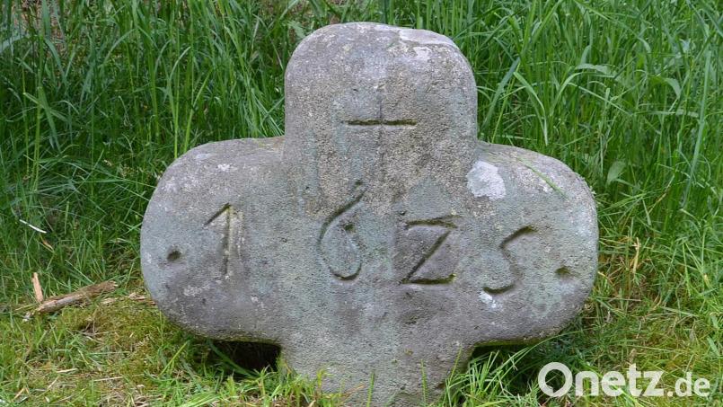 Das sogenannte &quot;Sautreibermarterl&quot; bei Heinersreuth bei Kirchenthumbach. Hier soll der Sage nach ein Schweinstreiber im Jahr 1625 erschlagen worden sein. Archivbild: ü