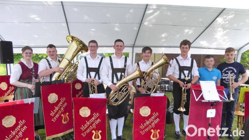 Beim Gartenfest des Musikverein Ernestgrün wirkten auch die Nachwuchsmusiker mit. Bild: Musikverein Ernestgrün/exb