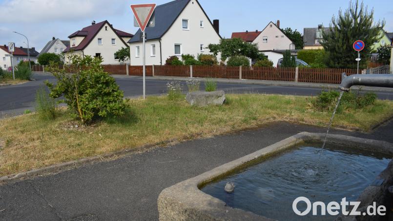 Anwohner der Kleinklenauer Straße wünschten sich an dem begrünten Platz an der Abzweigung zum Egerweg vier weitere Parkplätze. Die Räte sprachen sich einstimmig dagegen aus. Bild: szl