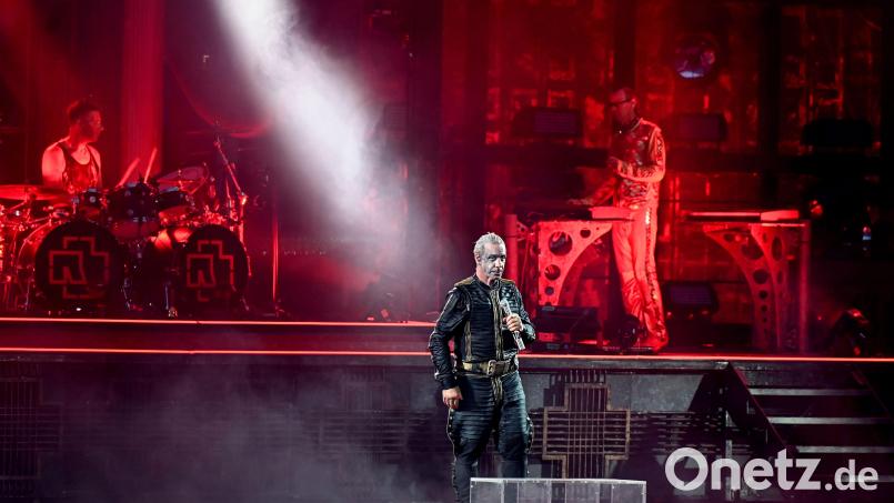 Neu vertonte Texte des Rammstein-Frontsängers Till Lindemann wollte man im Theater Regensburg auf die Bühne bringen. Nun liegt die Produktion aber vorerst auf Eis. Archivbild: Malte Krudewig/dpa