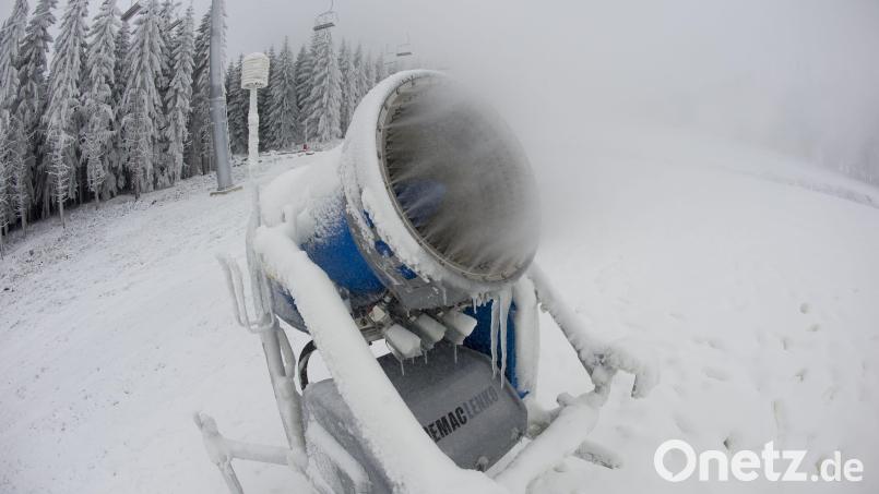 Nachhaltiger Tourismus – darüber will man im Fichtelgebirge nachdenken. In einer ersten Aussprache wurde gefragt, ob sich die Beschneiung am Ochsenkopf als K.o.-Kriterium erweisen könnte. Symbolbild: Swen Pförtner/dpa
