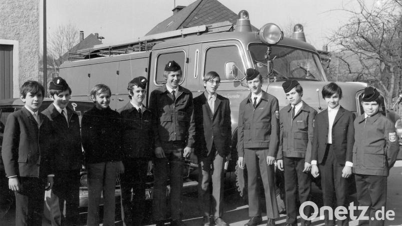 Die Anfänge in der Feuerwehrkarriere von Andreas Wührl (Zweiter von links): Das Bild zeigt die Jugendfeuerwehr Wiesau im Jahr 1972. Bild: Archiv Werner Robl