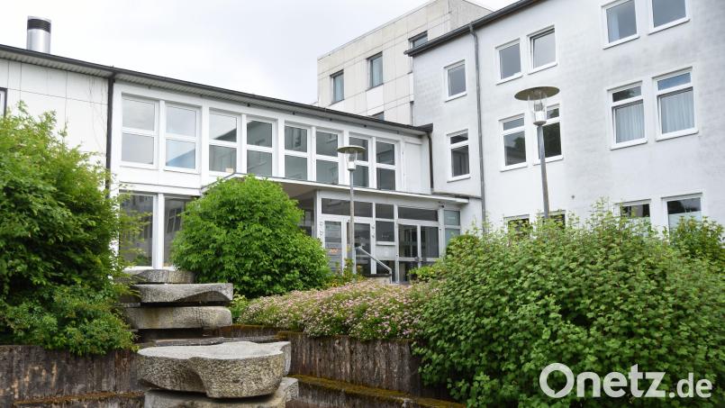 Die Ergebnisse aus vier Gutachten wurden in den Bebauungsplan „An der Felixallee“ in Neustadt/WN, dem Areal am ehemaligen Krankenhaus, eingearbeitet. Im August steht die Entscheidung im Stadtrat an. Bild: Tobias Schwarzmeier