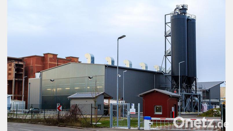 Die Klärschlammtrocknungsanlage in Schwandorf soll in diesem Jahr 36.000 Tonnen Schlamm verarbeiten. Ziel-Kapazität sind 50.000 Tonnen. Bild: Hösamer