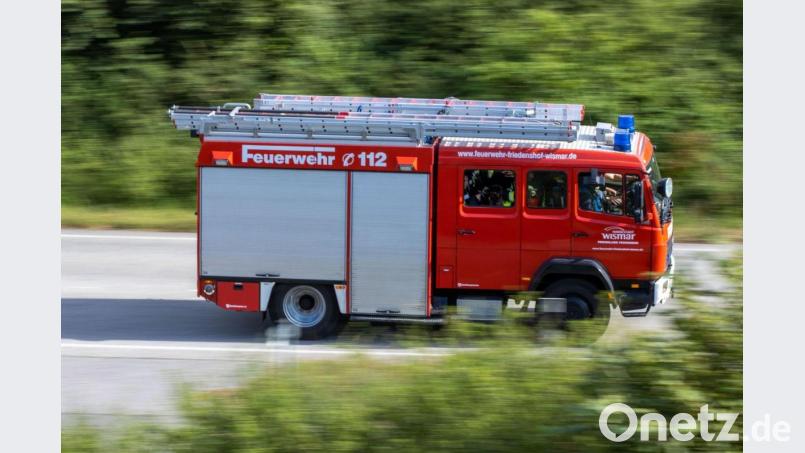 Eine defekte Waschmaschine ist vermutlich die Ursache für einen Brand in einer Neustädter Wohnung. Symbolbild: Jens Büttner/dpa-Zentralbild/dpa/Symbolbild