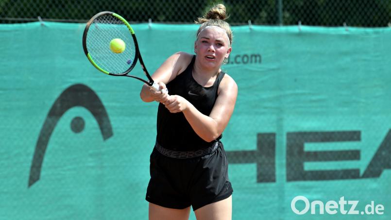 Denisa Jilkova vom TC Amberg am Schanzl gewann ihr Einzel im Match-Tiebreak, im Doppel unterlag sie mit Veronika Tynovska im Match-Tiebreak. Bild: Hubert Ziegler