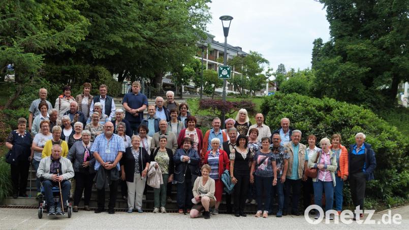 Viele Eindrücke sammelt die Reisegruppe des VdK Neustadt auf ihrer Urlaubsfahrt in Slowenien. Untergebracht waren sie in einem Hotel direkt am Ufer des Sees in Bled. Bild: Josef Moldaschl/exb