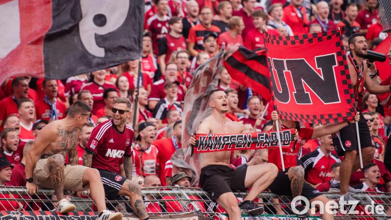 Die Club-Fans sind es gewohnt, einiges zu ertragen. Aber so eine Spielzeit wie zuletzt, ist ihnen nicht mehr zuzumuten. Bild: Marius Becker/dpa