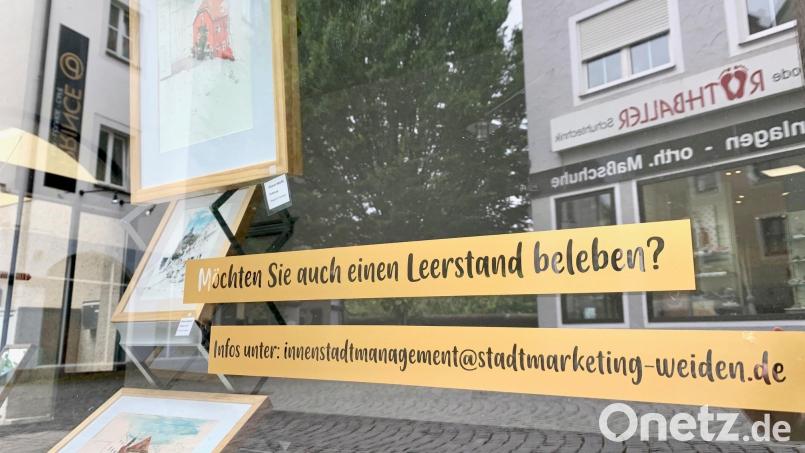 Das Stadtmarketing Weiden sucht nach Künstlern und Immobilienbesitzern, die leere Schaufenster mit Kunstausstellungen beleben möchten. Bild: Gabi Schönberger