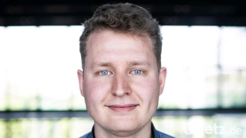 Florian Müller setzte sich mit Schülern des Gymnasiums zum Thema „Pressefreiheit“ auseinander. Bild: Müller/exb