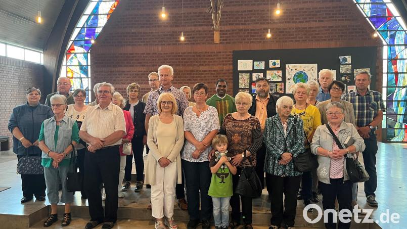 Die Pilgergruppe der Pfarreiengemeinschaft Neusorg/Pullenreuth zusammen mit Pfarrer Julius (Mitte). Bild: exb