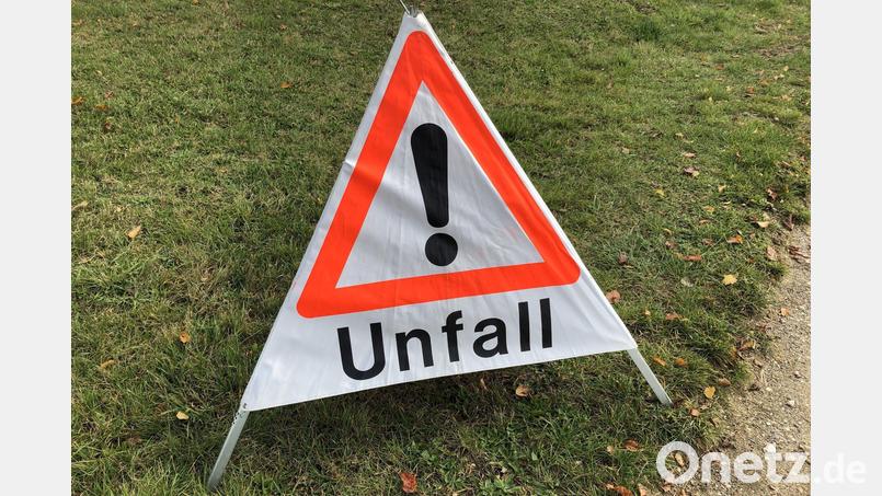 Schwere Verletzungen zieht sich ein 29-Jähriger bei einem Unfall nahe Zintlhammer zu. Symbolbild: eik