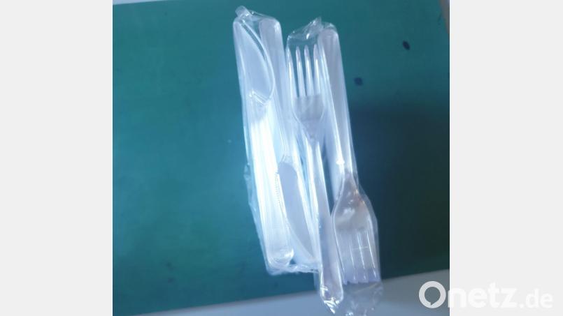 Dieses Einwegbesteck verstößt gegen die Produktsicherheitsverordnung und darf damit nicht ins Land gebracht werden. Bild: Hauptzollamt Regensburg