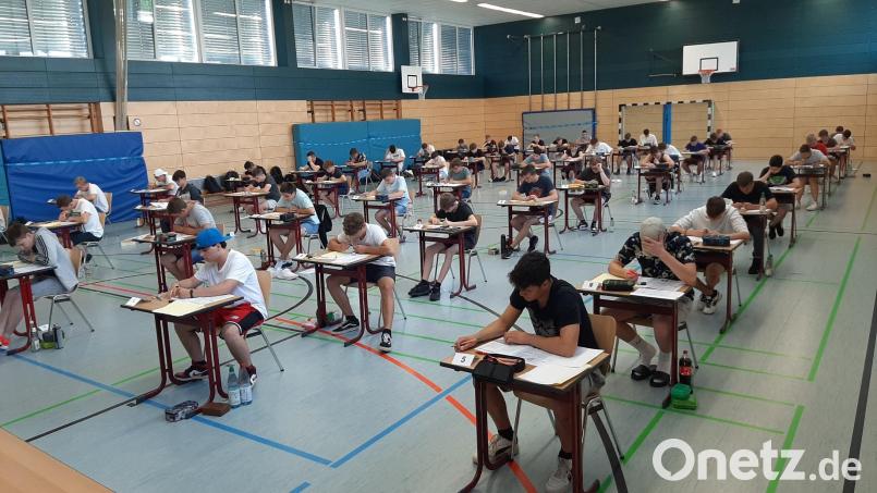 An der Realschule im Stiftland in Waldsassen haben die Abschlussprüfungen begonnen. Bild: Realschule im Stiftland/exb