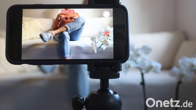 Influencer haben die Werbeveranstaltung für Schokoladenprodukte in Regensburg beworben. Symbolbild: Karl-Josef Hildenbrand/dpa