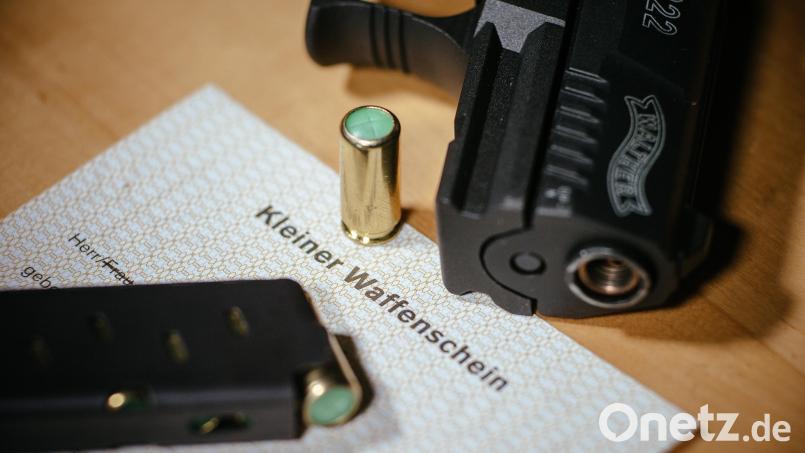 Auf einem Hochzeitsumzug in Weiden wurde mit Schreckschusswaffen geschossen. Symbolbild: Oliver Killig