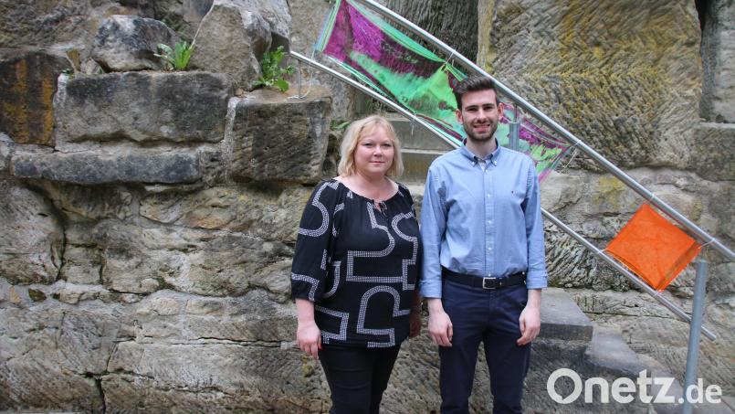 Heimatvereinsvorsitzende Angela Biersack freut sich mit Tobias Damberger einen qualifizierten und geschichtsbegeisterten Museumsleiter gefunden zu haben. Bild: sne