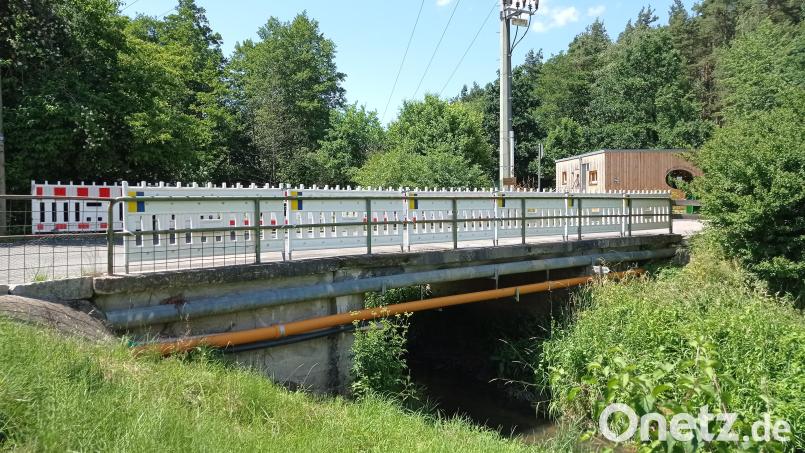 Die Bürgerwaldbrücke in Schnaittenbach ist ein Sanierungsfall. Akuten Handlungsbedarf sieht der Stadtrat momentan aber nicht. Bild: e