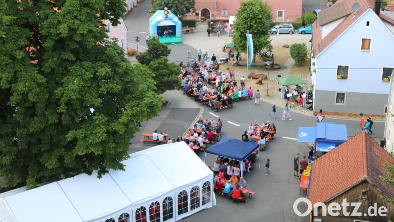 Die Organisatoren des Eschenfeldener Dorffests hoffen auf regen Besuch wie im Vorjahr. Bild: Archiv lei