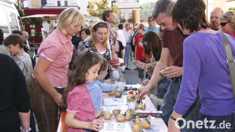 Der große Markt des Bauernverbands Ende September in Neustadt bietet ein buntes Programm für die ganze Familie, allerdings nicht in diesem Jahr. Archivbild: Popp
