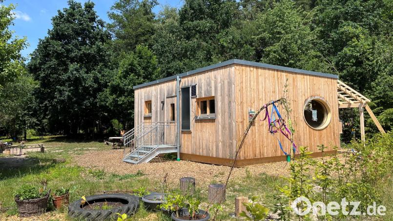 Stadtnah und doch im Wald gelegen: Der Schnaittenbacher Waldkindergarten wird eröffnet. Bild: e